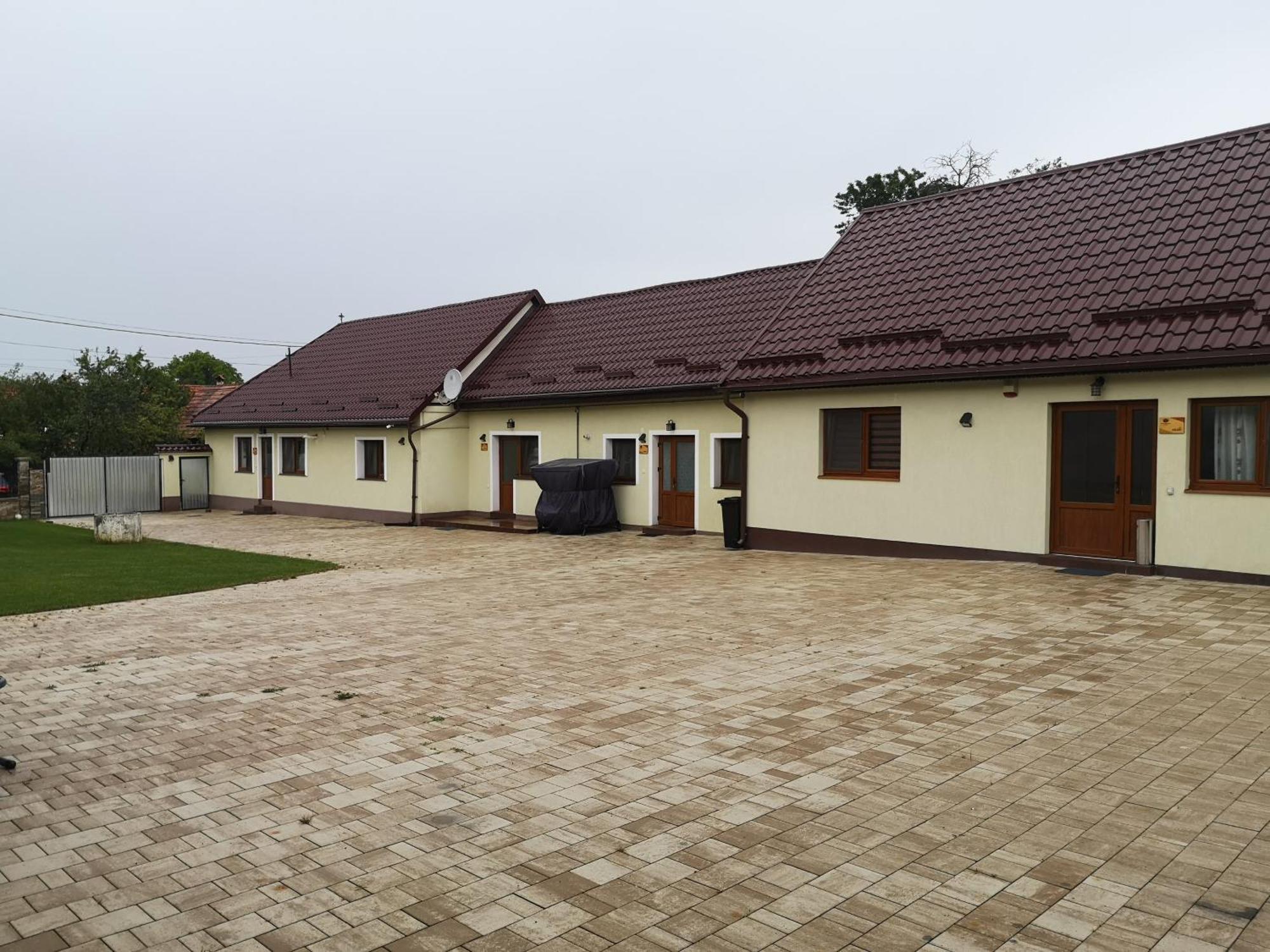 Aterman Apartment'S Sinca Veche Екстер'єр фото